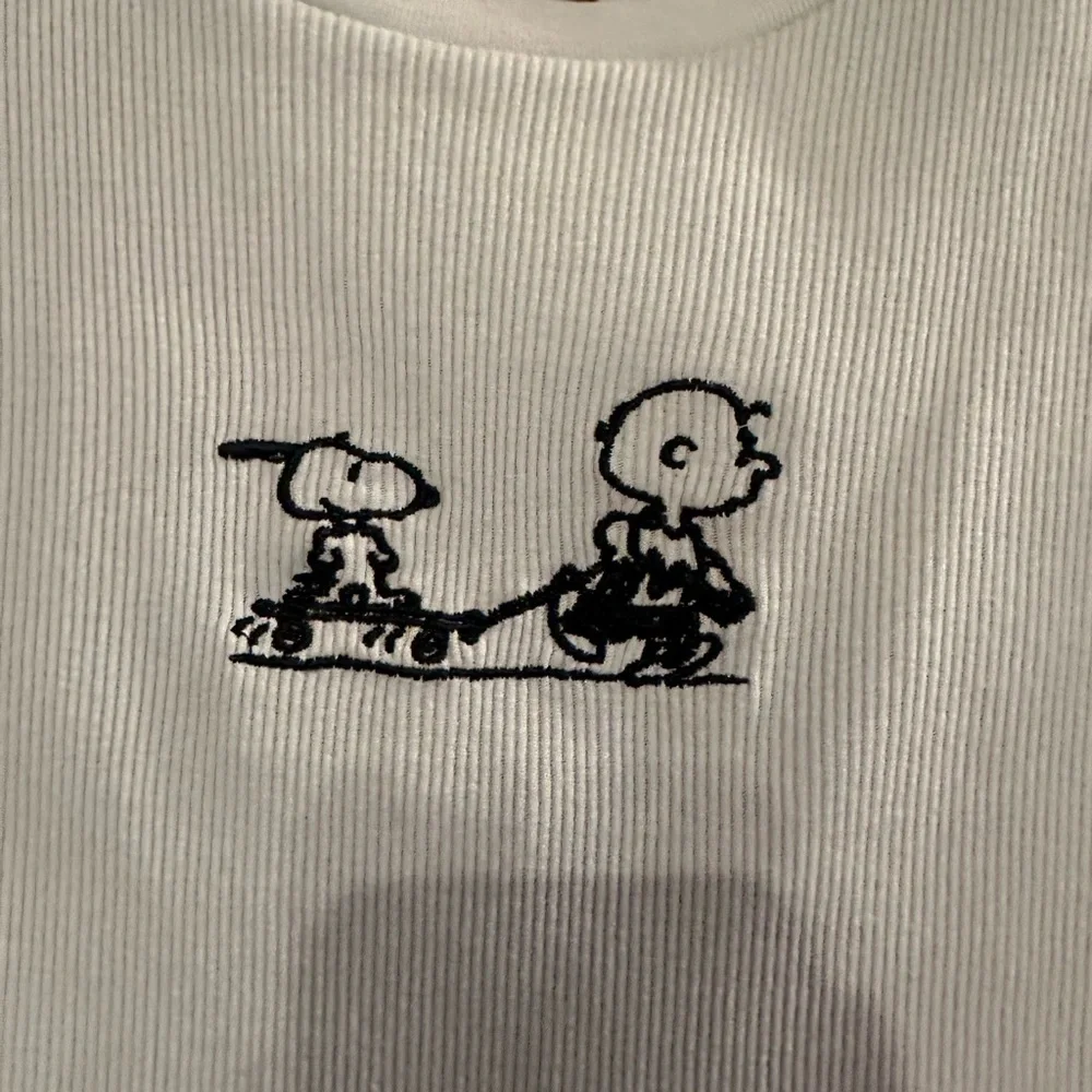 Peanuts Teal Graphic Crop Top - Picture 2 of 4